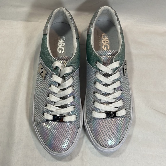 NWOT GBG Los Angeles Iridescent Mermaid Inspired Sneakers - Picture 4 of 11